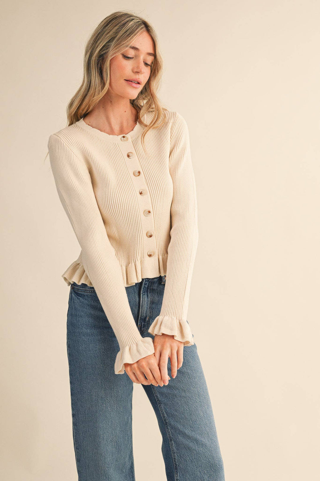Ruffled hem ribbed knit cardigan – front view