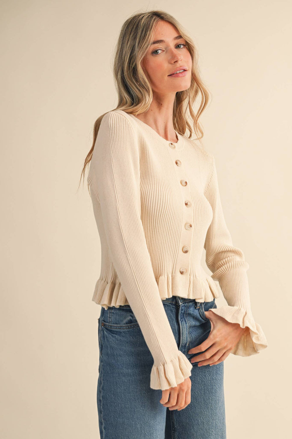 Ruffled hem ribbed knit cardigan – front view