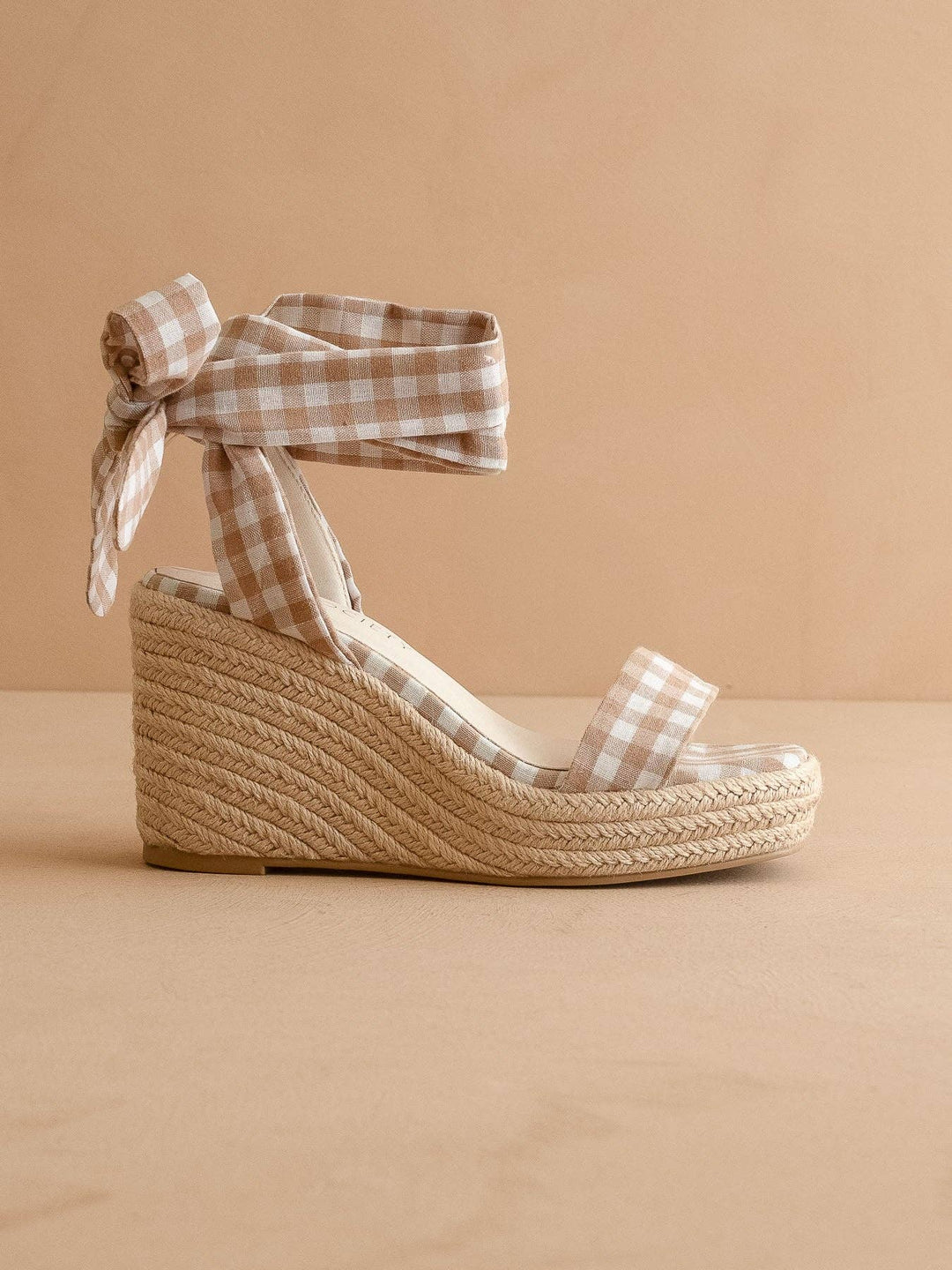 Latte gingham wrap wedge – front view